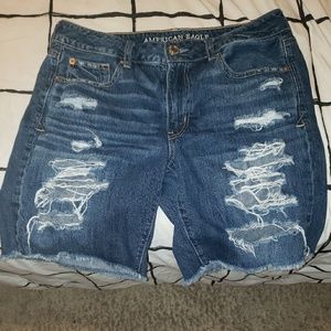 American eagle ripped capris/Bermudas